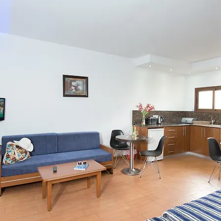 Loutsiana Deluxe Apts-2
